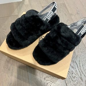 Ugg Fluff yeah black fuzzy slippers. New in box Women’s size 9 40